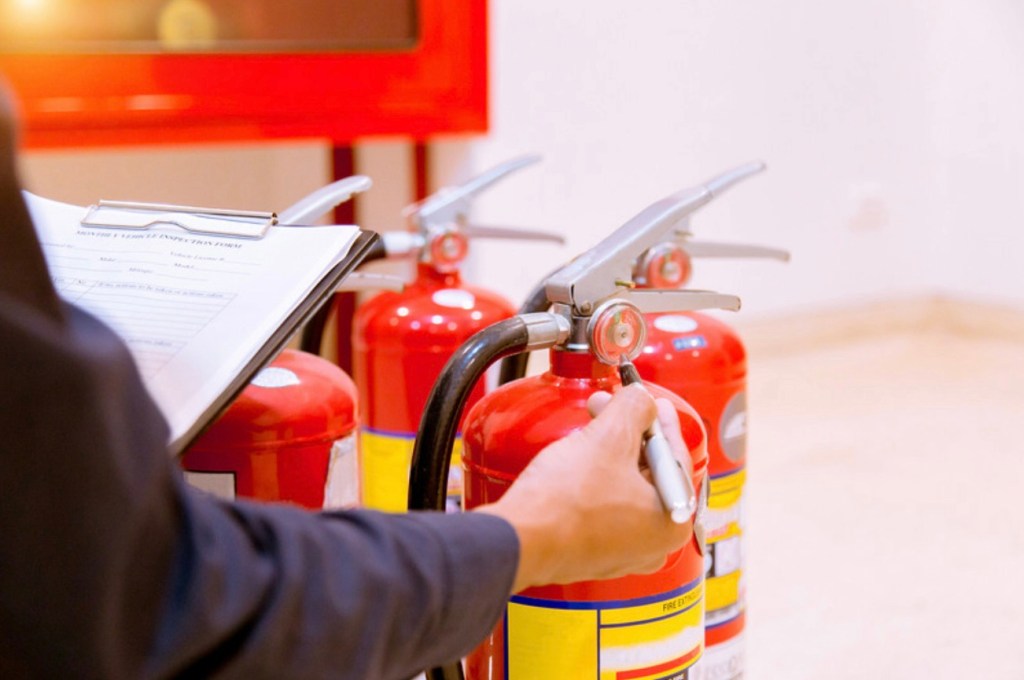 Choosing the Right Fire Extinguisher: A Guide for Candle Lovers and Oil&nbsp;Enthusiasts